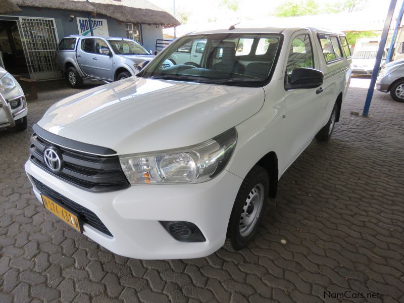 Toyota HILUX 2000 VVTI A/CON in Namibia