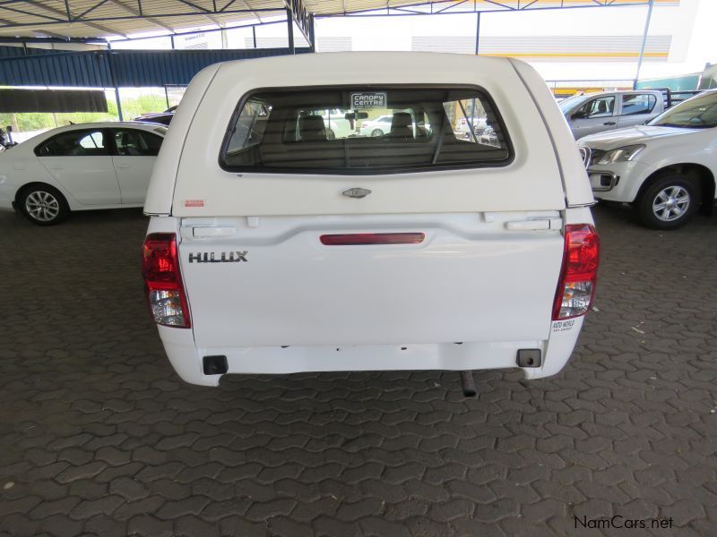 Toyota HILUX 2000 VVTI A/CON in Namibia