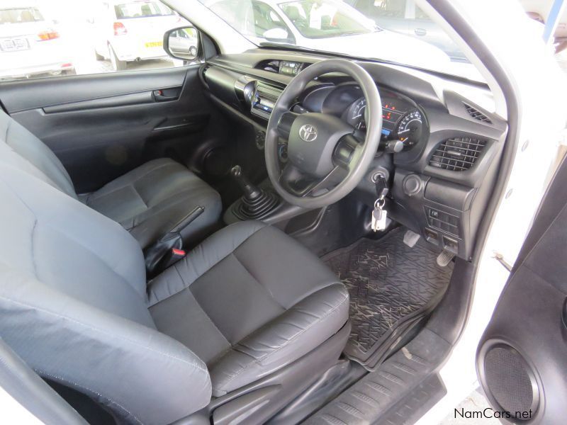 Toyota HILUX 2000 VVTI A/CON in Namibia