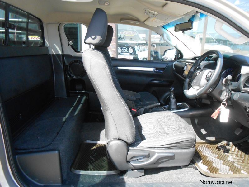 Toyota HILUX RAIDER 2.8 E/CAB 4X4 in Namibia