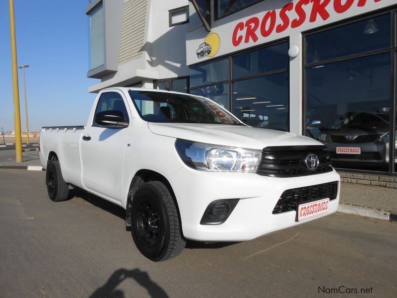 Toyota Hilux 2.0 vvti lwb +a/c in Namibia