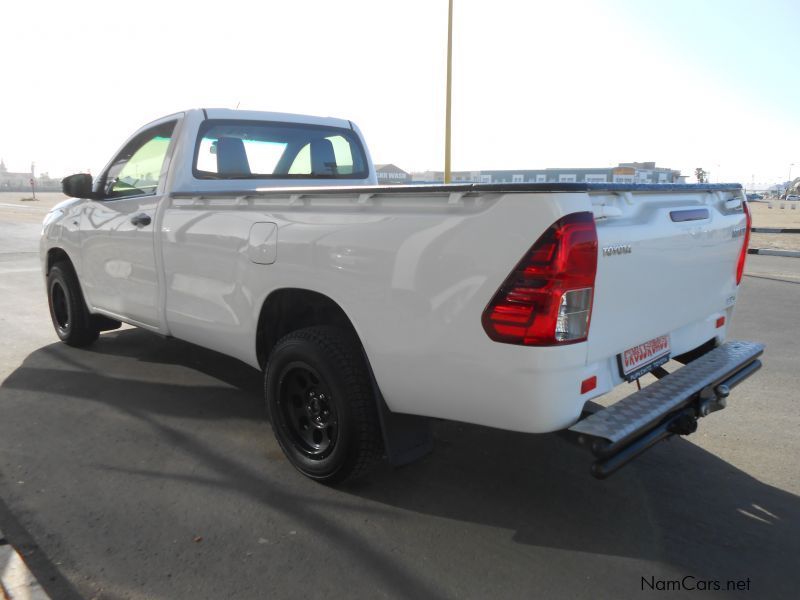 Toyota Hilux 2.0 vvti lwb +a/c in Namibia