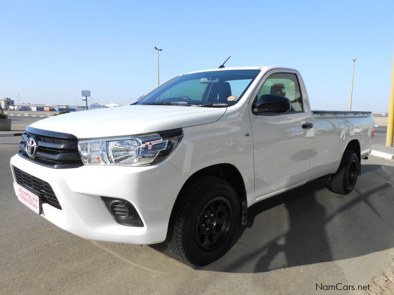 Toyota Hilux 2.0 vvti lwb +a/c in Namibia