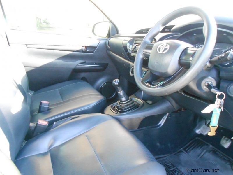 Toyota Hilux 2.0 vvti lwb +a/c in Namibia