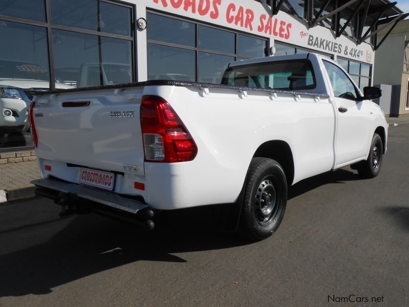 Toyota Hilux 2.4 GD S/C 2X4 lwb in Namibia