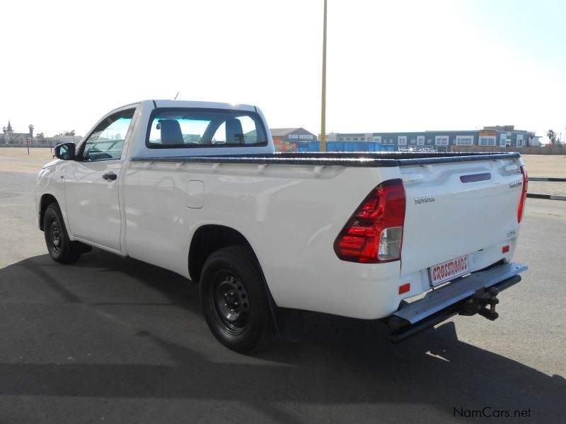 Toyota Hilux 2.4 GD S/C 2X4 lwb in Namibia