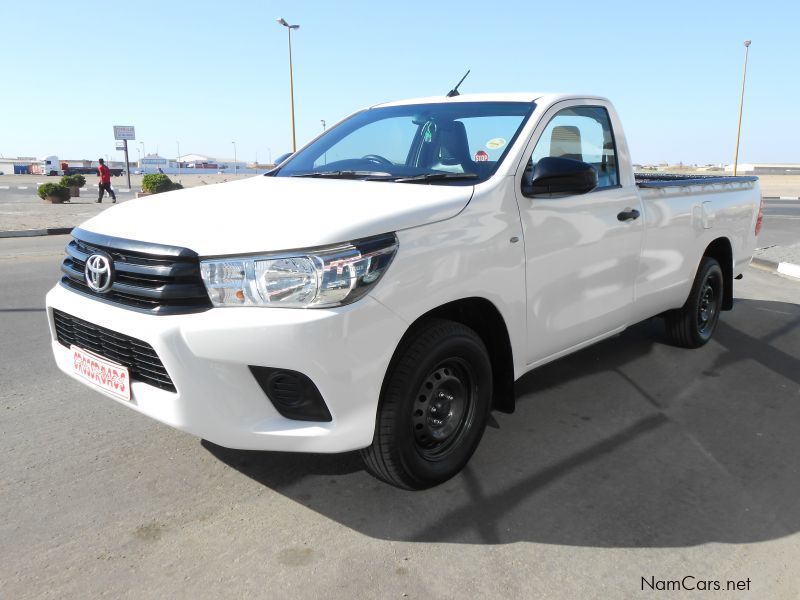 Toyota Hilux 2.4 GD S/C 2X4 lwb in Namibia