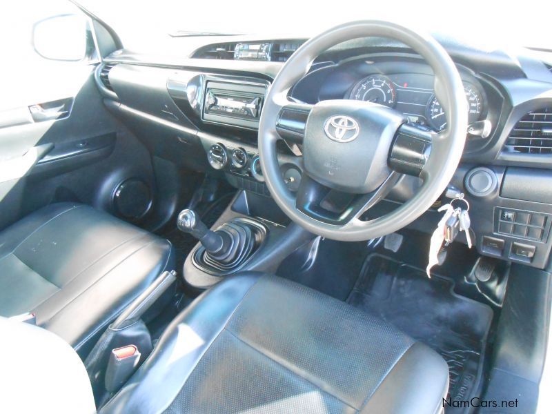 Toyota Hilux 2.4 GD S/C 2X4 lwb in Namibia