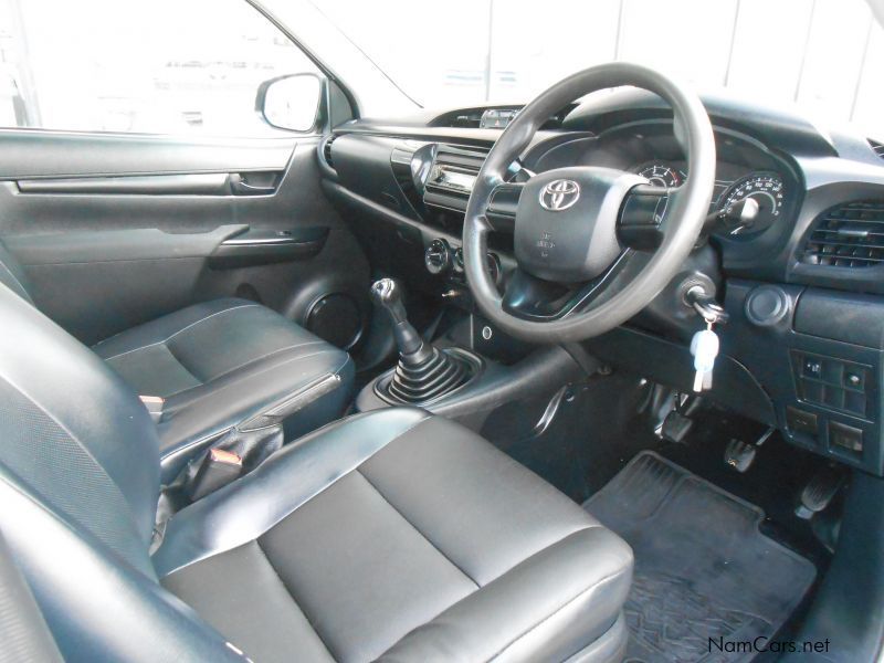 Toyota Hilux 2.4 GD S/C 2X4 lwb in Namibia