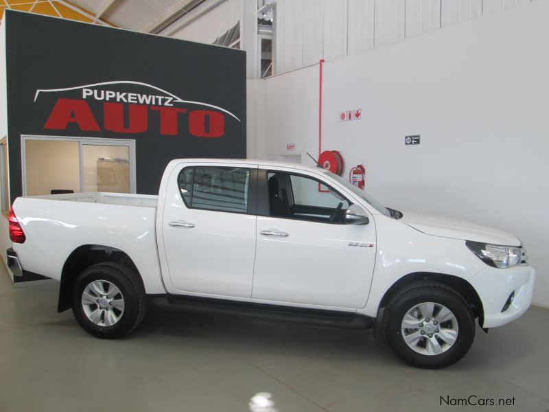 Toyota Hilux 2.8 GD-6 M/T 4x2 in Namibia