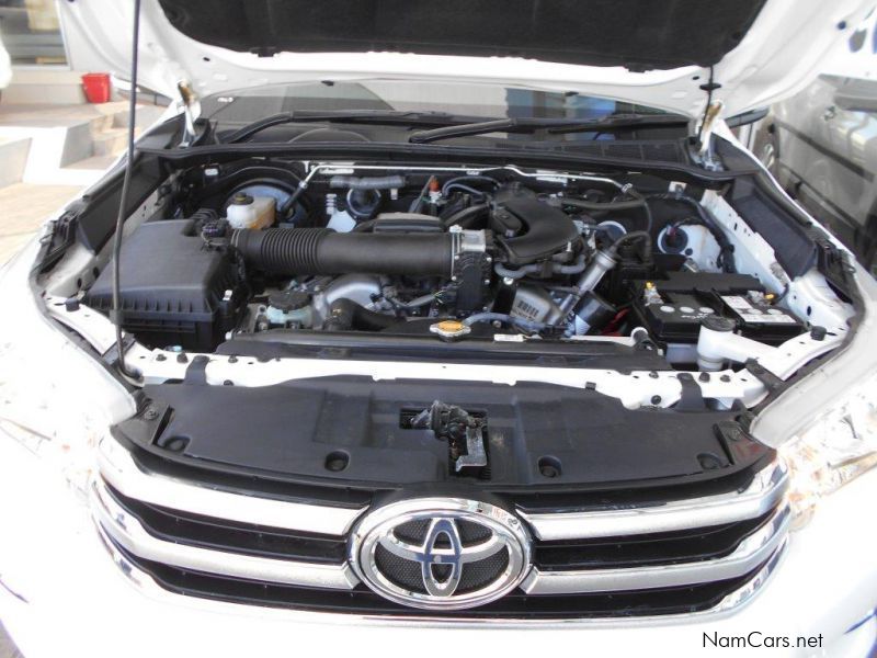 Toyota Hilux 4.0 V6 Raider 4x4 P/u D/c A/t in Namibia