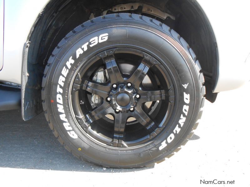 Toyota Hilux 4.0 v6 Raider D/C 4x4 in Namibia