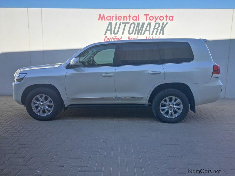 Toyota LAND CRUISER 200 SERIES VX 4.5D in Namibia