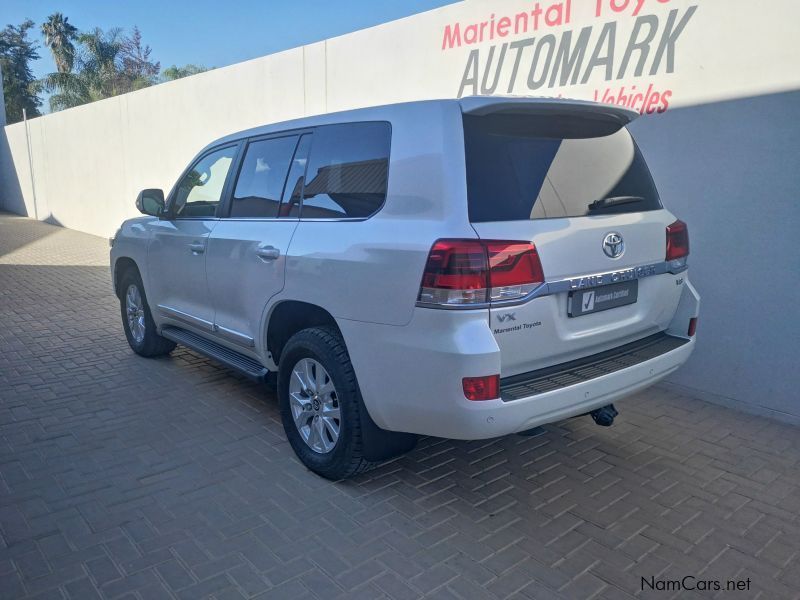 Toyota LAND CRUISER 200 SERIES VX 4.5D in Namibia