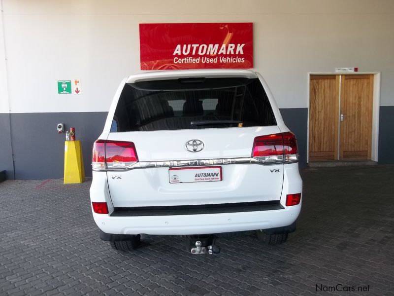 Toyota LAND CRUISER 200 V8 VX in Namibia
