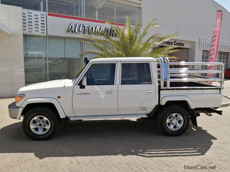 Toyota LAND CRUISER 4.5 V8 TURBO DIESEL in Namibia