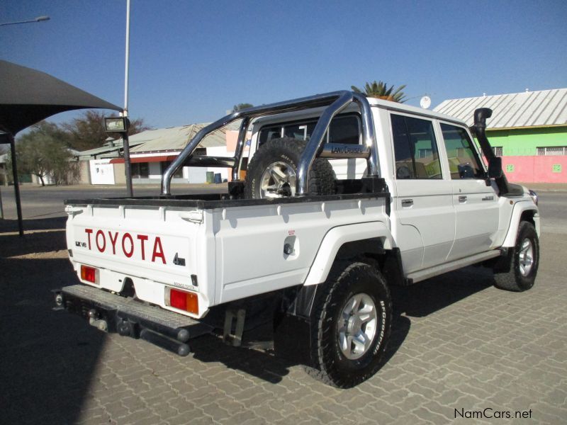 Toyota LAND CRUISER LX V8 4WD  D/C in Namibia