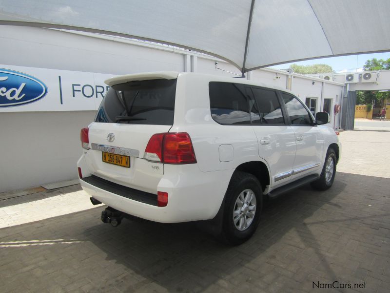 Toyota LANDCRUISER 200 V8 4.5D VX A/T in Namibia