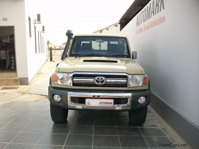 Toyota LANDCRUISER in Namibia