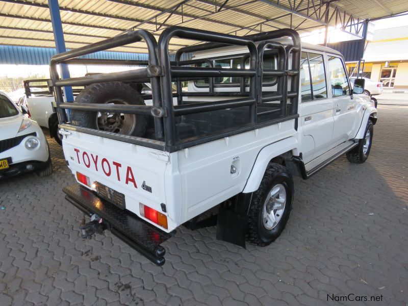 Toyota LANDCRUISER 4.0 V6 D/CAB in Namibia