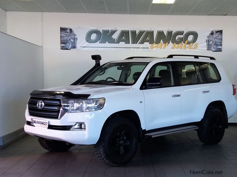 Toyota Land Cruiser 200 4.5 TD GX A/T in Namibia