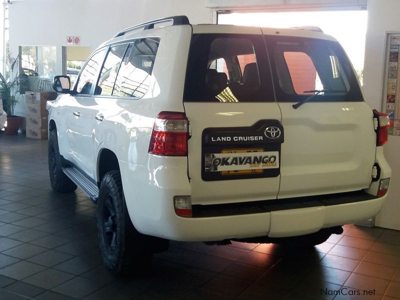 Toyota Land Cruiser 200 4.5 TD GX A/T in Namibia