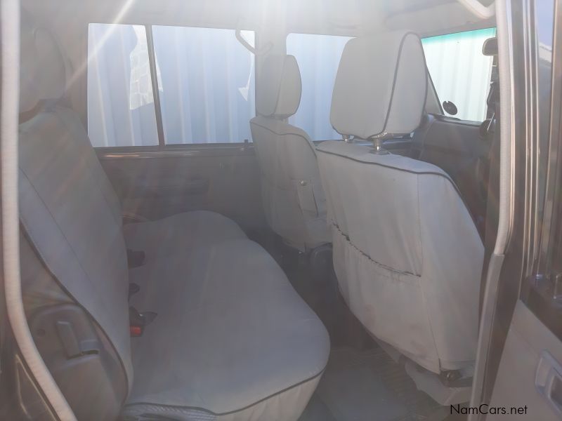 Toyota Land Cruiser 4.0 V6 D/C 4X4 in Namibia