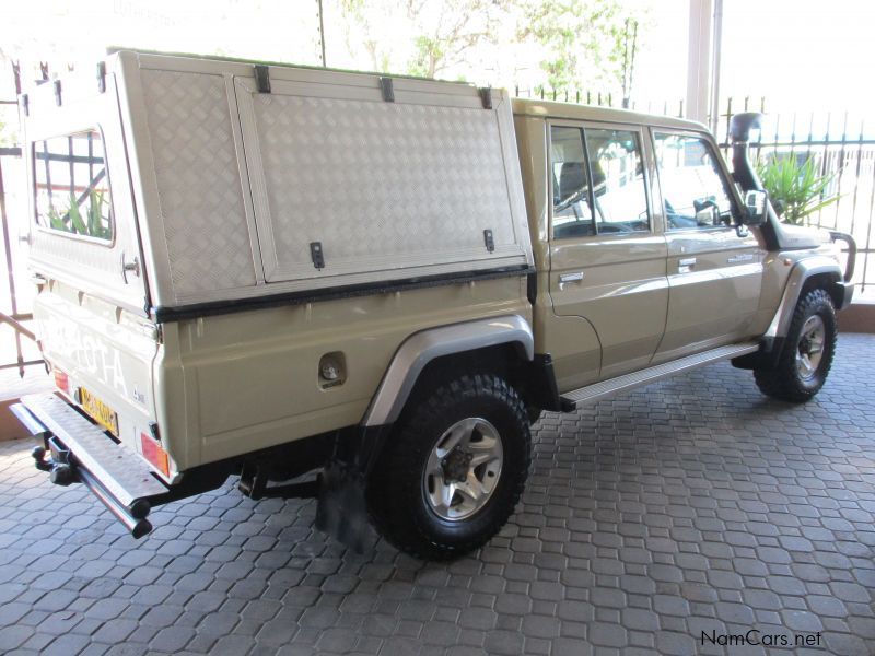 Toyota Land Cruiser 4.0 V6 D/C 4x4 in Namibia