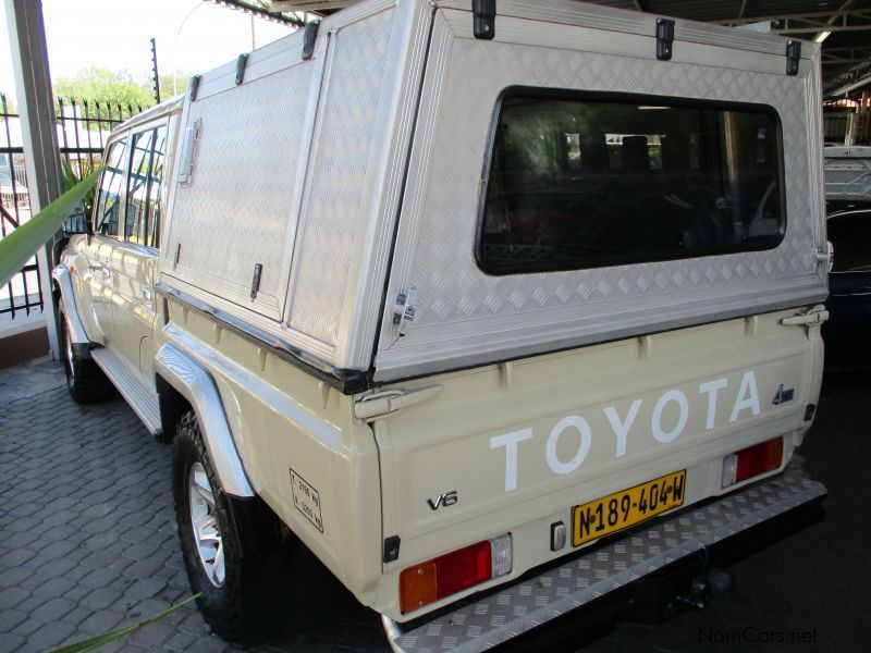 Toyota Land Cruiser 4.0 V6 D/C 4x4 in Namibia