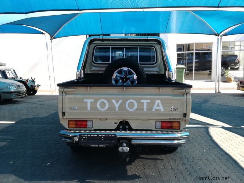 Toyota Land Cruiser 4.0 V6 Double Cab in Namibia