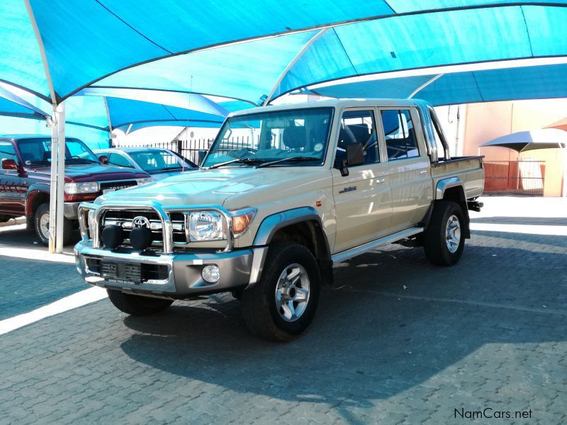 Toyota Land Cruiser 4.0 V6 Double Cab in Namibia