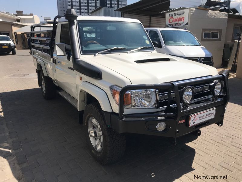 Toyota Land Cruiser 4.5 V8 LX in Namibia