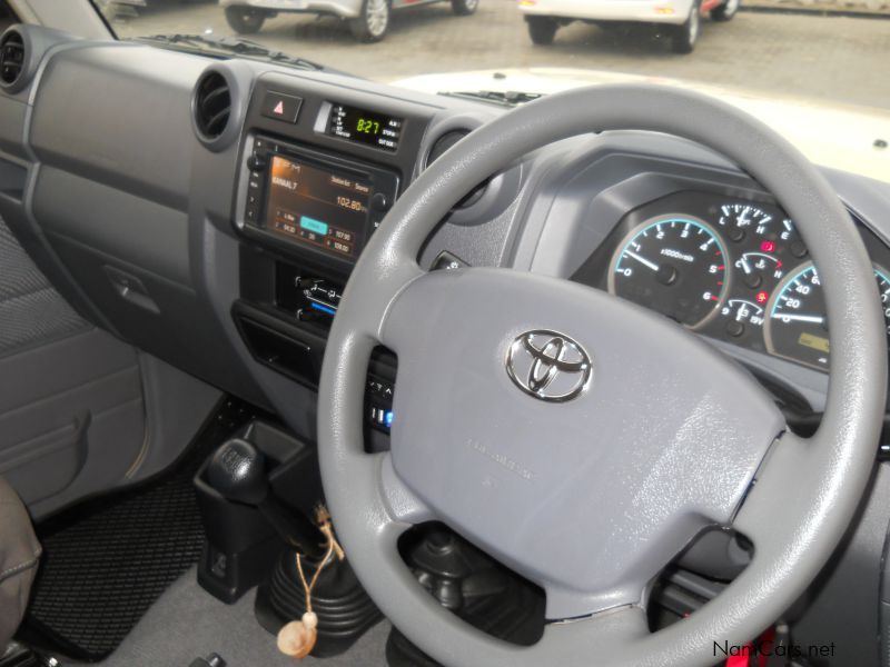 Toyota Land Cruiser 76 4.5 V8 D4D in Namibia