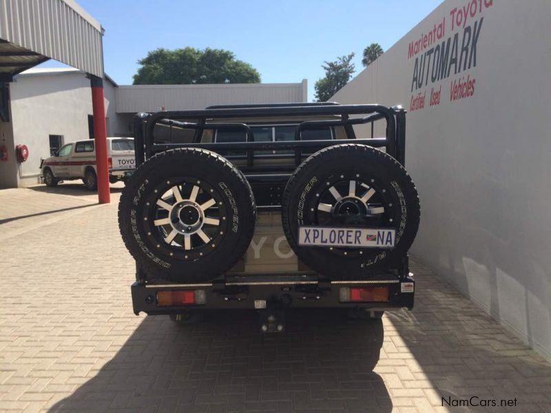 Toyota Land Cruiser V8 D/C in Namibia