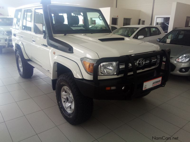 Toyota Land Cruiser V8 Diesel Turbo VX in Namibia