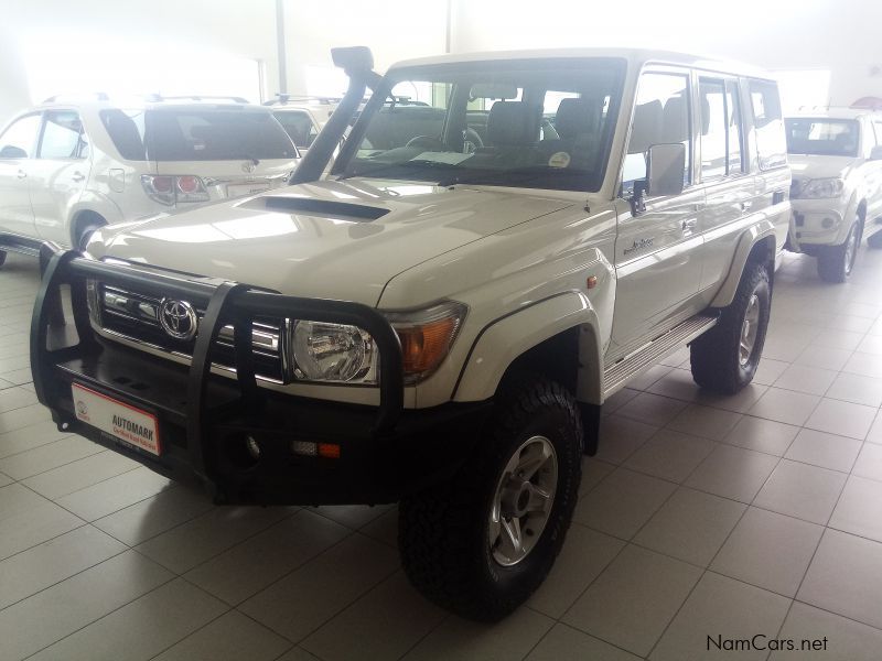 Toyota Land Cruiser V8 Diesel Turbo VX in Namibia