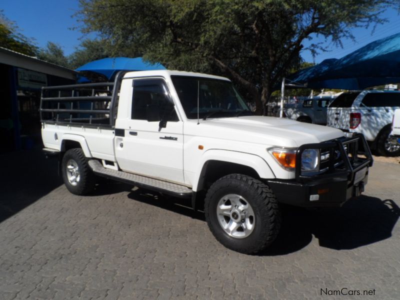 Toyota Landcruiser 4.0 V6 S/cab P/Up in Namibia