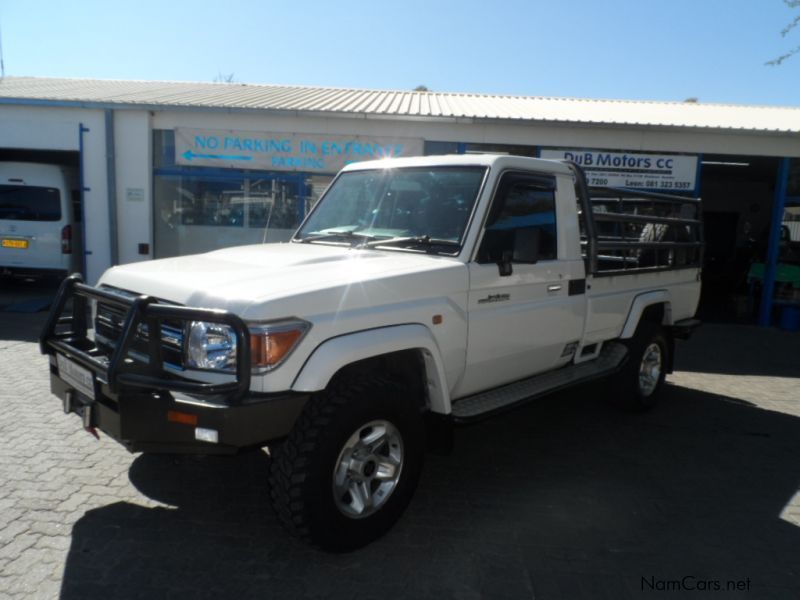 Toyota Landcruiser 4.0 V6 S/cab P/Up in Namibia