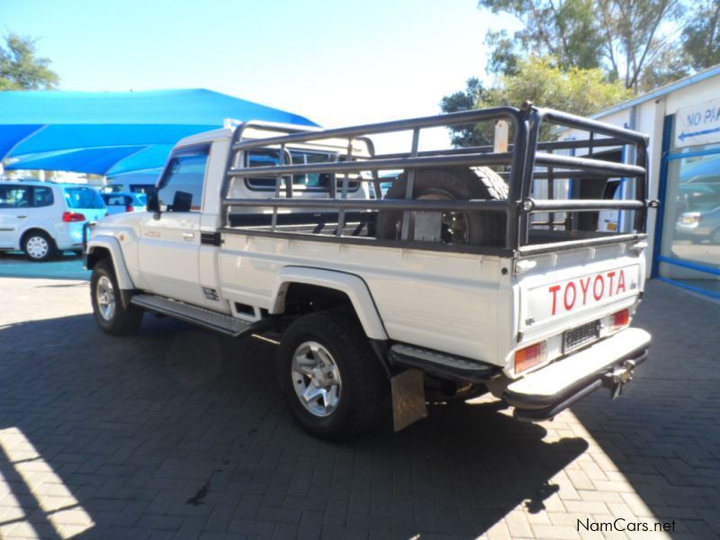 Toyota Landcruiser 4.0 V6 S/cab P/Up in Namibia