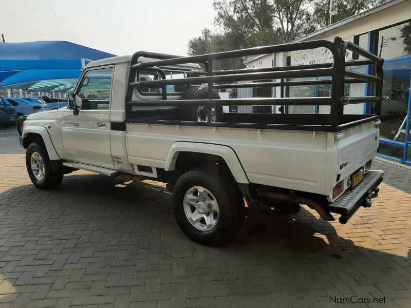 Toyota Landcruiser 4.5 V8 TDi S/Cab in Namibia