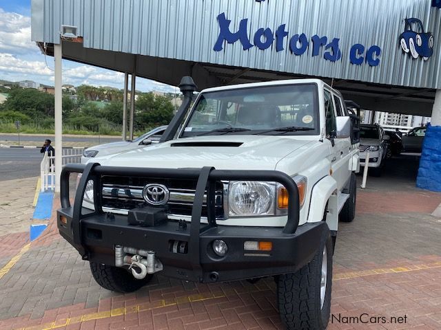 Toyota Landcruiser 4.5D V8 D/C in Namibia