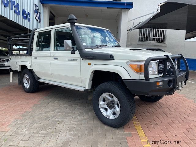 Toyota Landcruiser 4.5D V8 D/C in Namibia