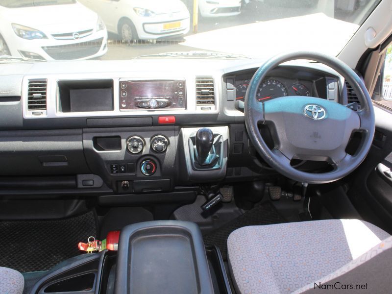 Toyota Quantum 2.5 D4D 14 seater in Namibia