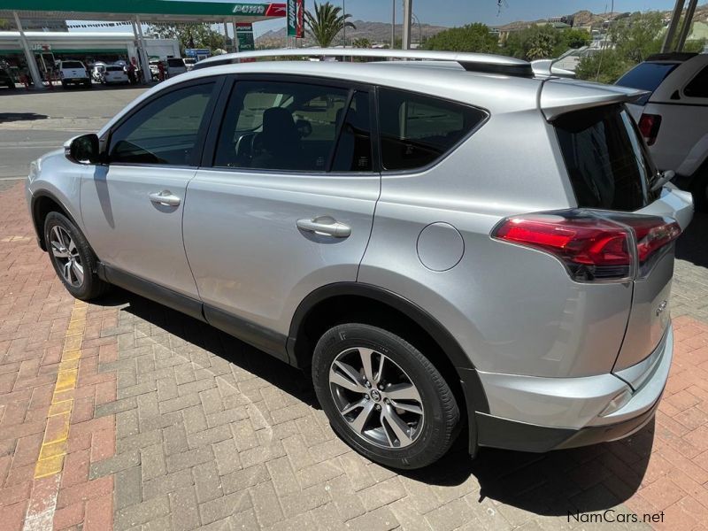 Toyota RAV 4 2.0 GX A/T in Namibia