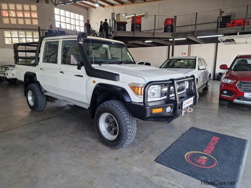 Toyota TOYOTA LAND CRUISER 4.0 V6 D/C 4X4 in Namibia