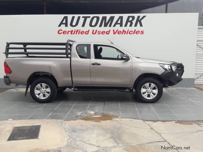 Toyota Toyota hilux 2.4 xtra cab manual in Namibia