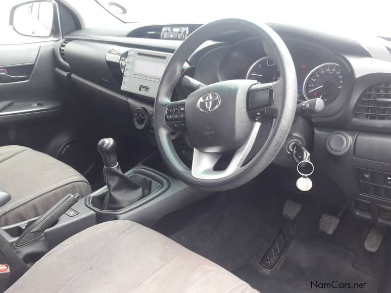 Toyota Toyota hilux 2.4 xtra cab manual in Namibia