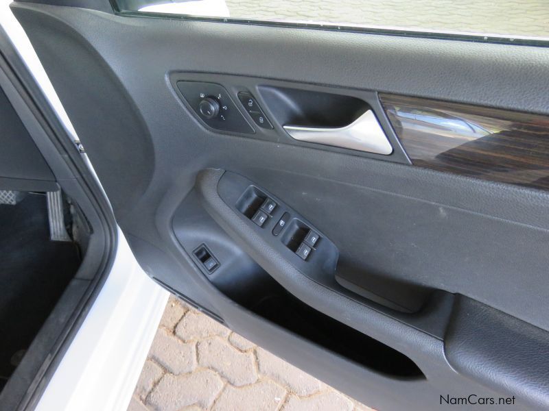 Volkswagen JETTA 1.6 TDI COMFORTLONE SUNROOF in Namibia