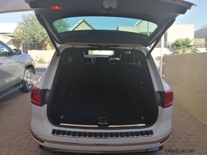 Volkswagen Touareg V6 3.0 TDI Luxury R-Line in Namibia