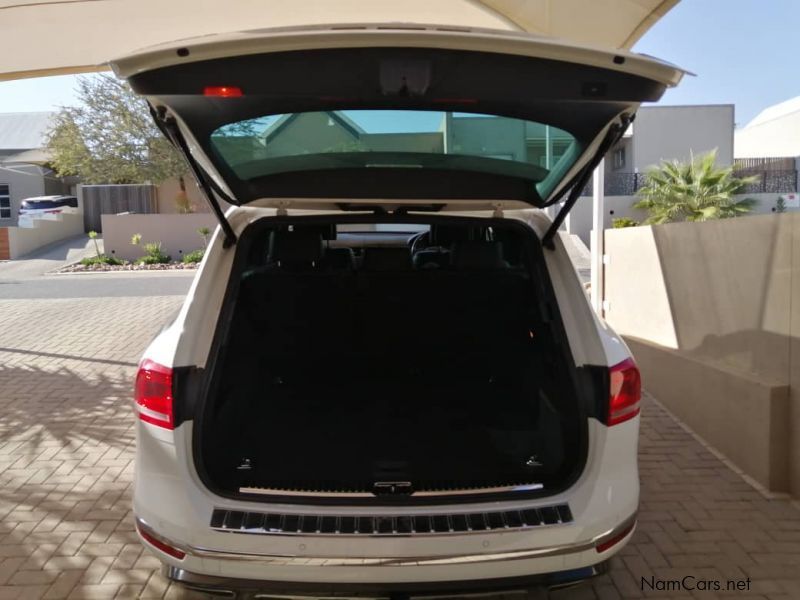 Volkswagen Toureg 3.0 TDi V6 Luxury Tip R-Line in Namibia